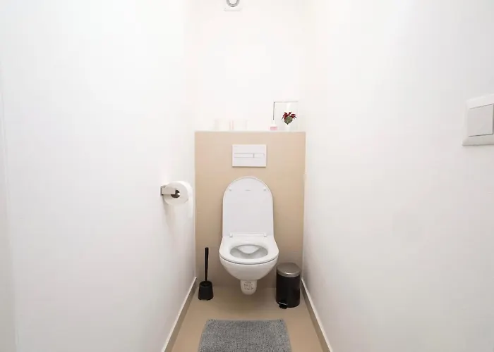 Centerstay